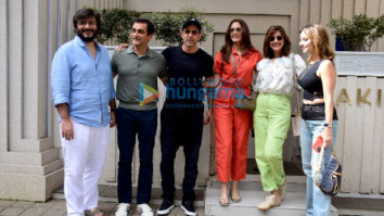 Photos: Hrithik Roshan, Sussanne Khan, Sonali Bendre and Goldie Behl spotted in Bandra