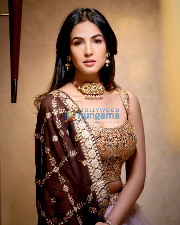 Sonal Chauhan Photos, Images, HD Wallpapers, Sonal Chauhan HD Images ...