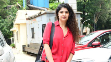 Anshula Kapoor looks cute in red shirt