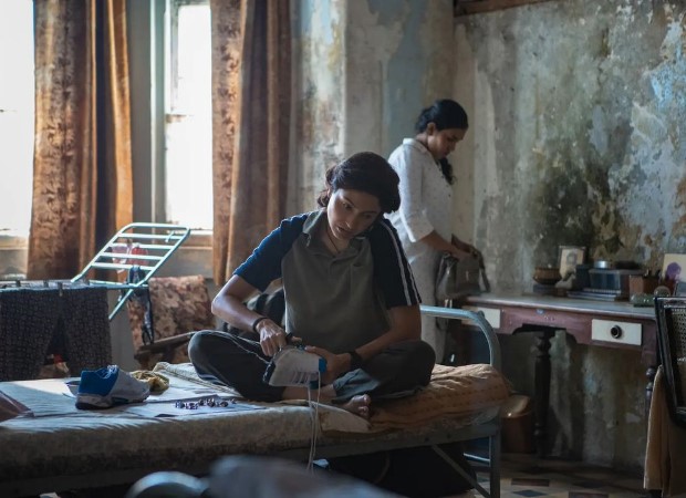 Anushka Sharma shares a glimpse of Chakda Xpress as she shoots in the UK: ‘Getting into her shoes and recreating the journey’ : Bollywood News – Bollywood Hungama