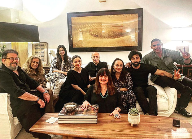 Ranbir Kapoor and Alia Bhatt celebrate Mahesh Bhatt’s birthday; Soni Razdan shares a family pic