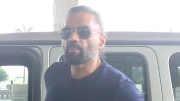 Suniel Shetty look super fit and handsome in blue tshirt