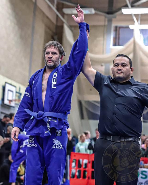 Tom Hardy wins gold in a surprise Martial Arts Championships, see photos 