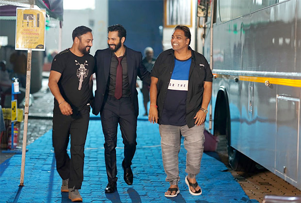 Varun Dhawan suits up for a song shoot for Bhediya; shares candid moments with Amar Kaushik and Ganesh Acharya